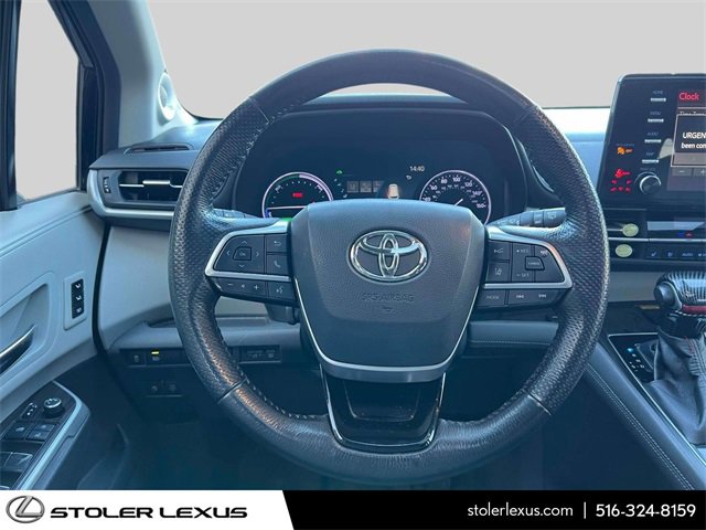 Used 2021 Toyota Sienna Limited image 18