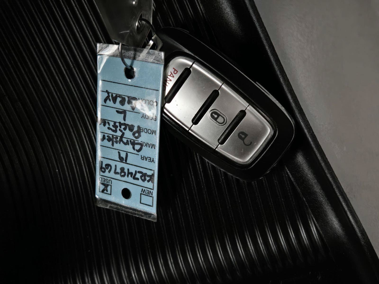 Used 2019 Chrysler Pacifica L FWD image 54