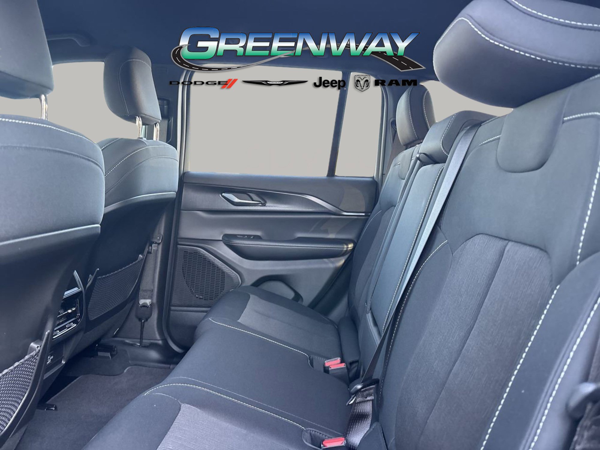 New 2025 Jeep Grand Cherokee Laredo image 15