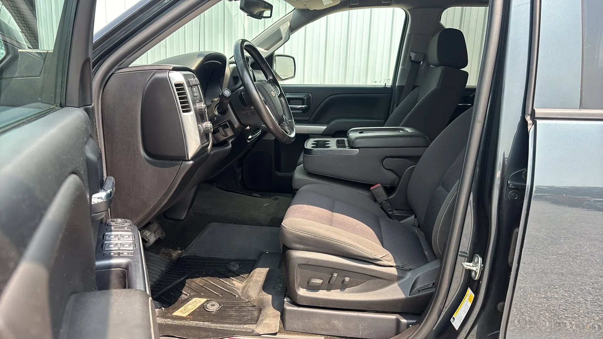 Used 2018 Chevrolet Silverado 1500 LT w/ All Star Edition AWD/4WD image 19