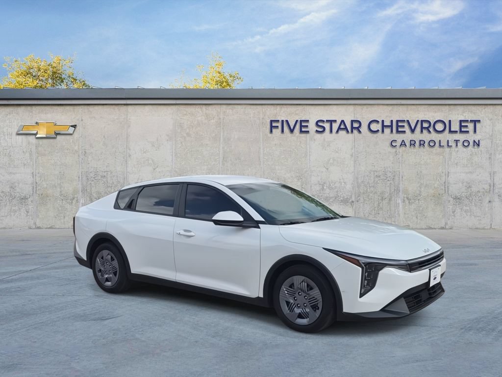 Used 2025 Kia K4 FWD image 2
