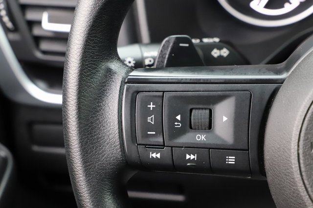 Used 2023 Nissan Rogue S image 23