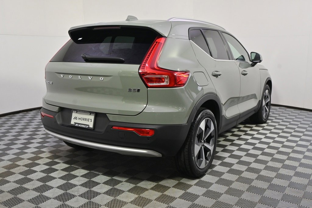 Used 2025 Volvo XC40 B5 Plus image 6