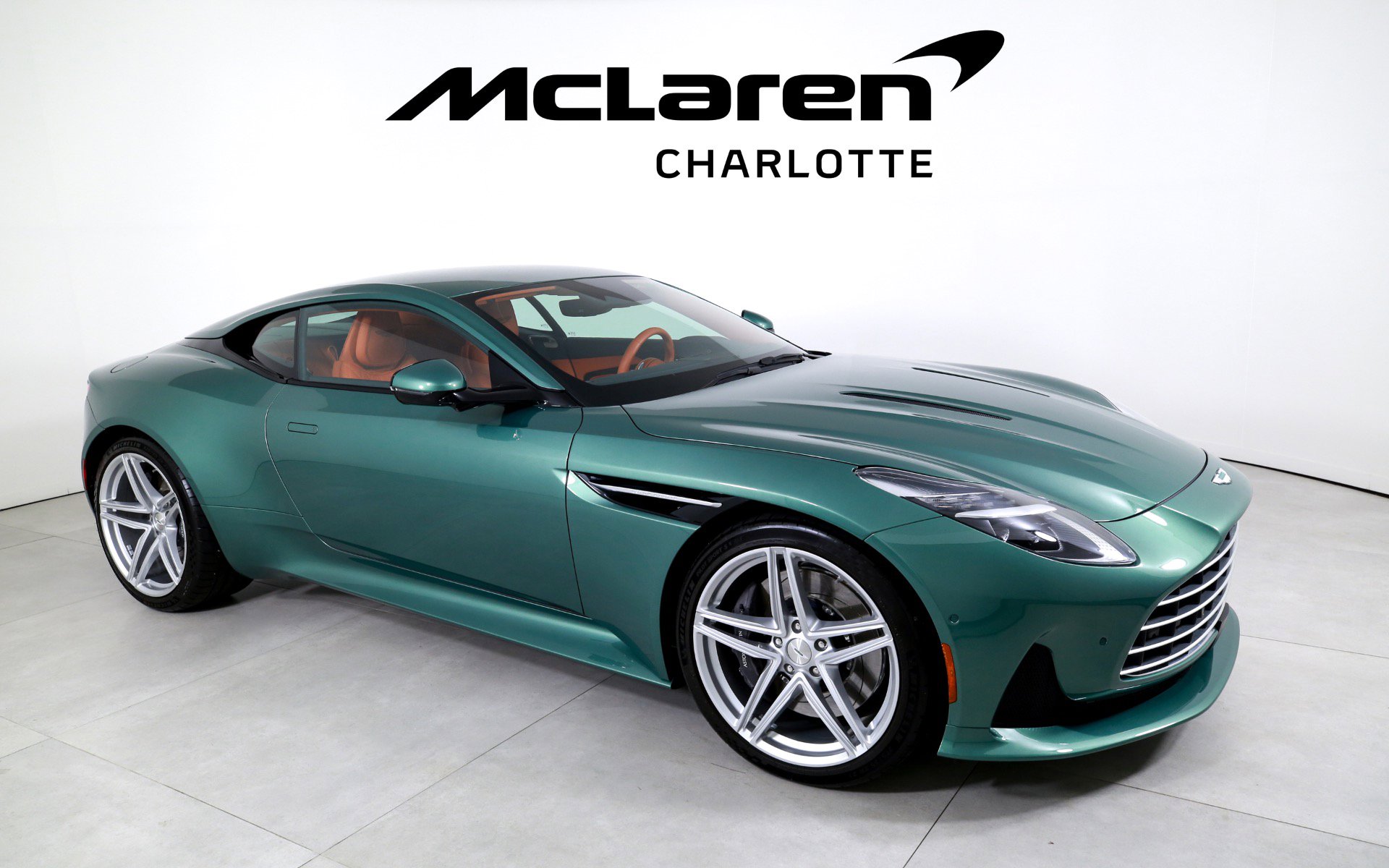 Used 2024 Aston Martin DB12 V8 image 2