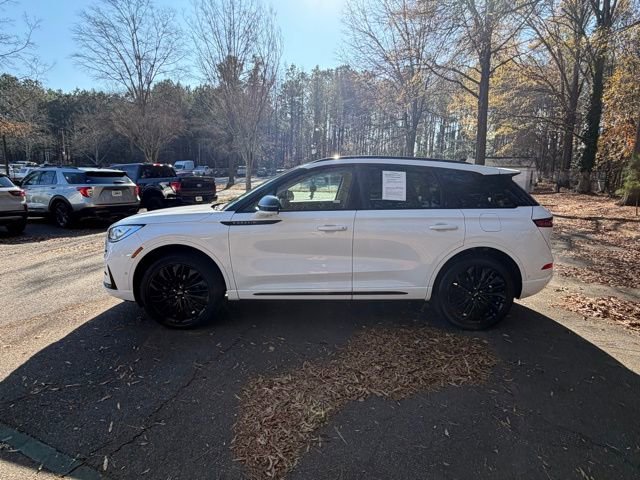 Used 2023 Lincoln Corsair Reserve w/ Equipment Group 202A image 3