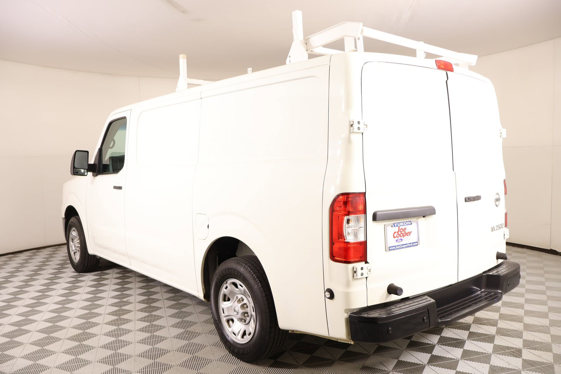 Used 2020 Nissan NV 2500 SV image 19
