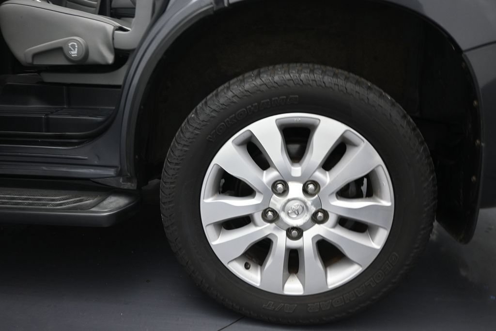 Used 2017 Toyota Sequoia Platinum AWD/4WD image 54