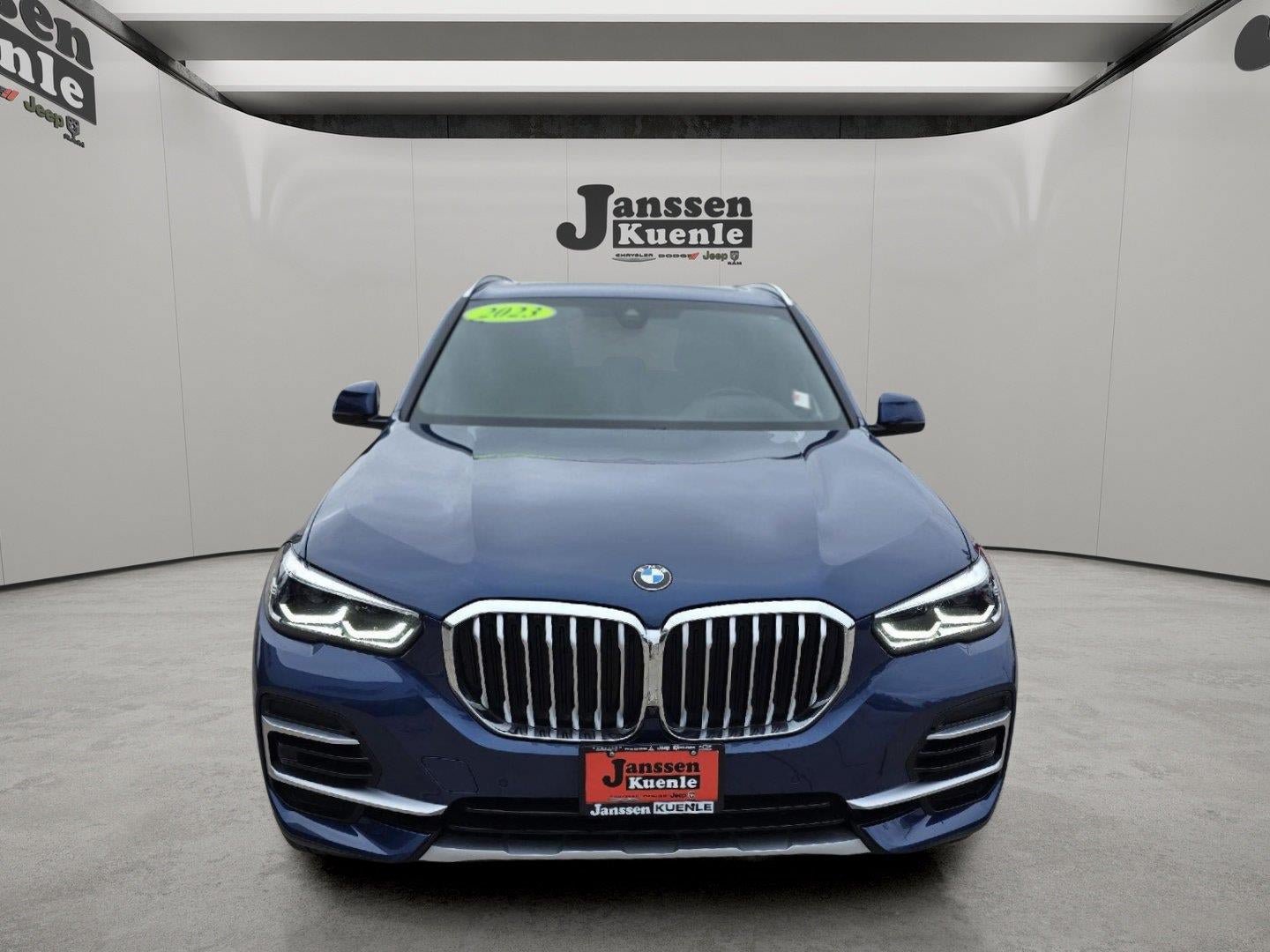 Used 2023 BMW X5 xDrive40i w/ Premium Package AWD/4WD image 4