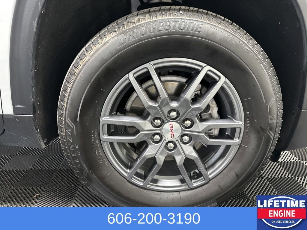 Used 2025 GMC Acadia Elevation image 13