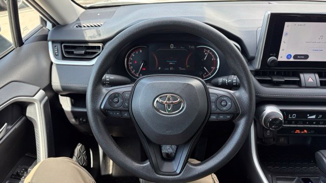 Used 2025 Toyota RAV4 XLE AWD/4WD image 14