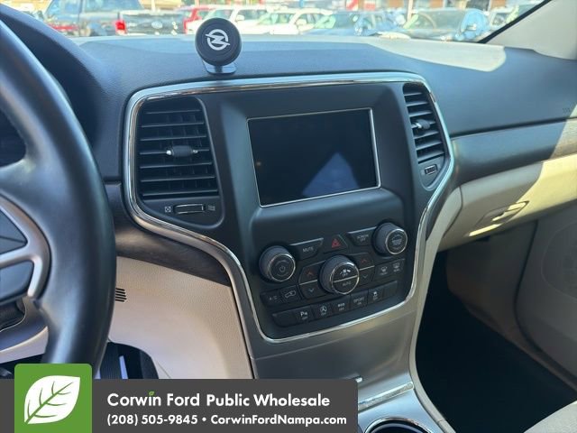 Used 2018 Jeep Grand Cherokee Laredo image 19