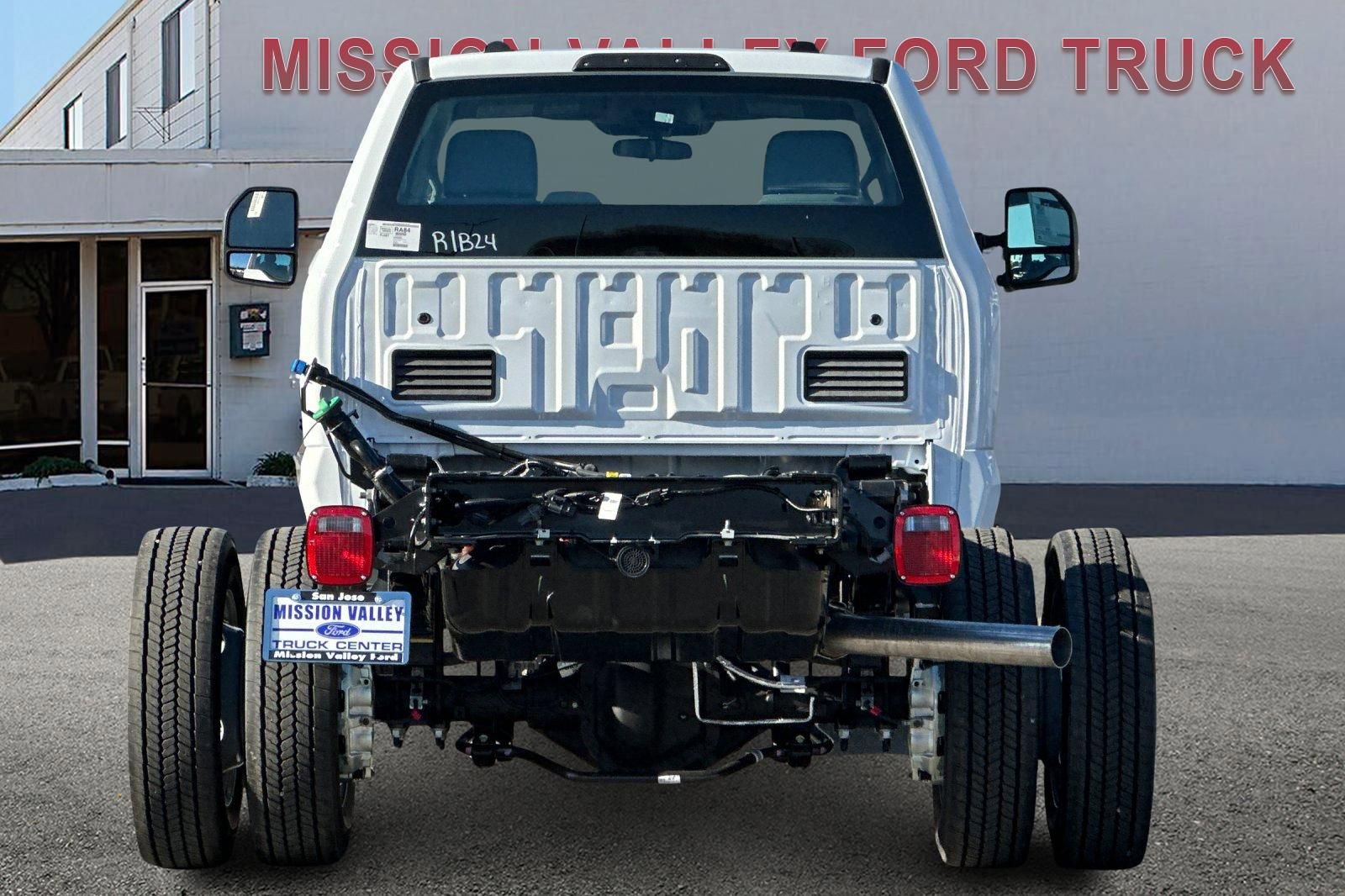 New 2024 Ford F450 XL image 5