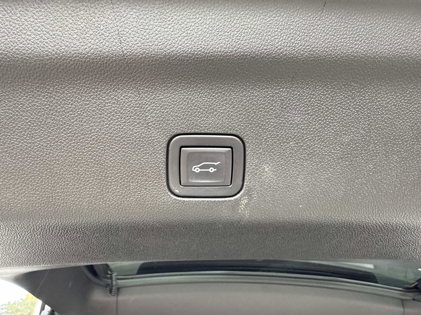 Used 2023 Chevrolet Tahoe High Country image 36