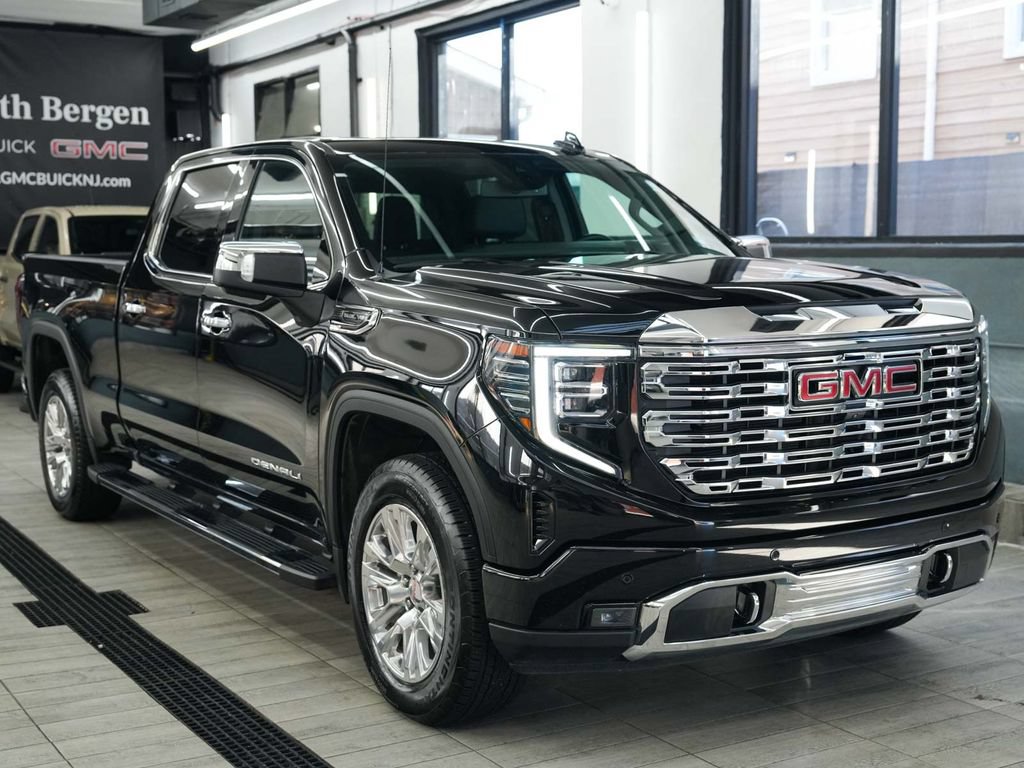 Used 2025 GMC Sierra 1500 Denali AWD/4WD image 3