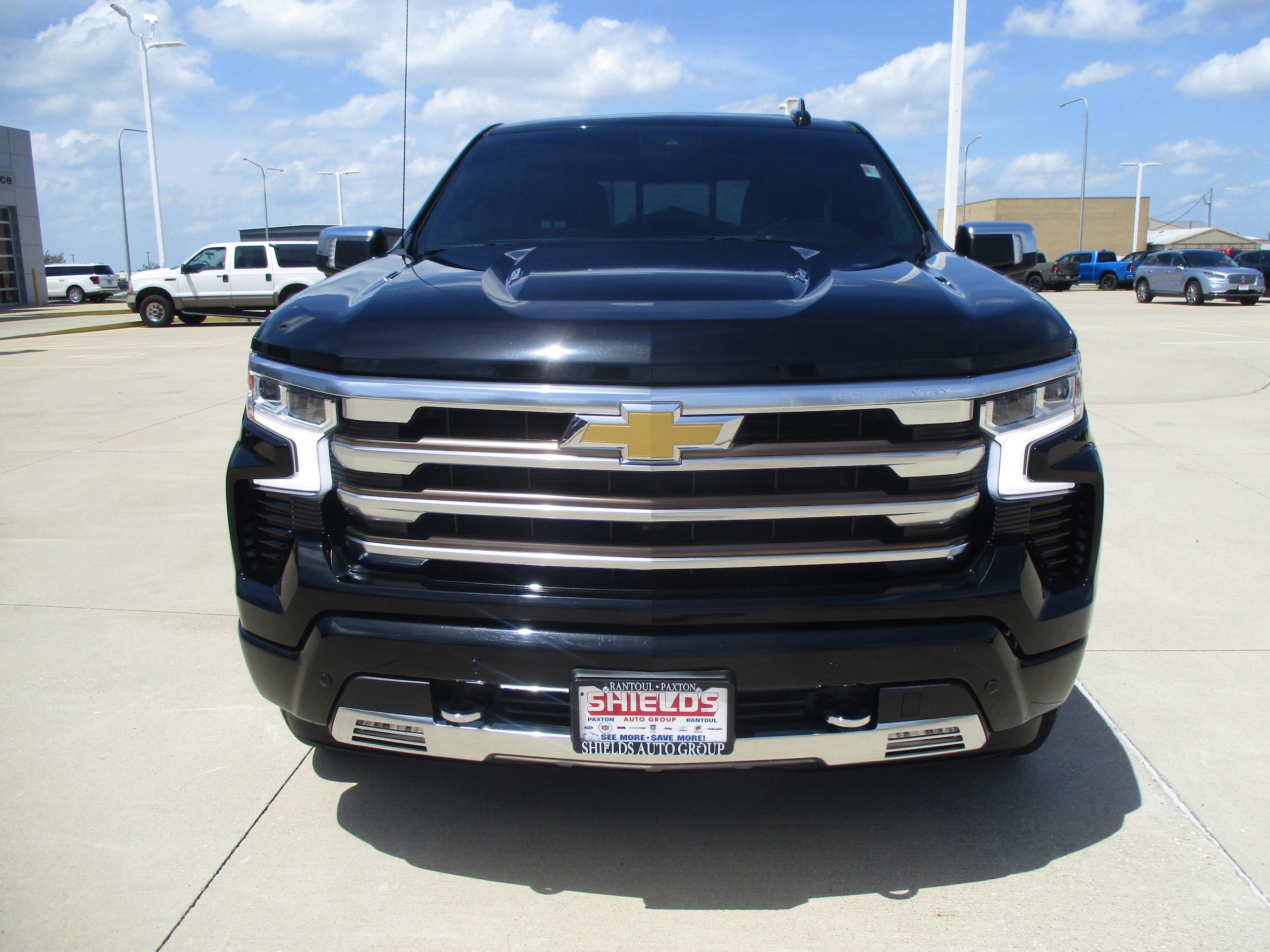 Used 2022 Chevrolet Silverado 1500 High Country w/ High Country Premium Package AWD/4WD image 11