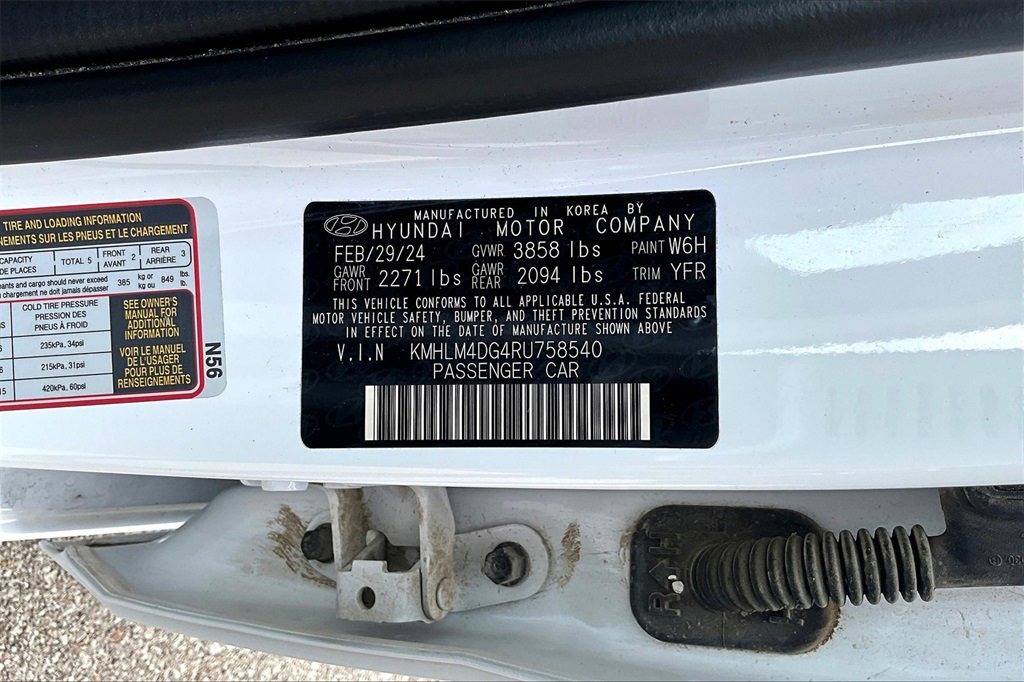 Used 2024 Hyundai Elantra SEL image 35