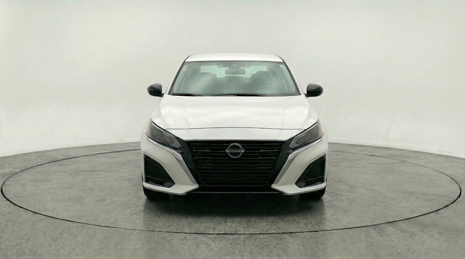 Used 2025 Nissan Altima 2.5 SV image 2