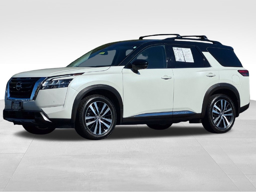 Used 2023 Nissan Pathfinder Platinum AWD/4WD image 3