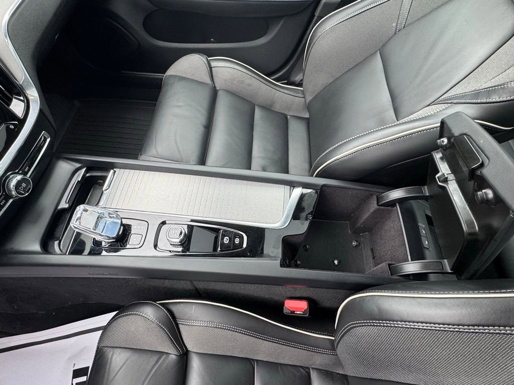 Used 2024 Volvo S60 B5 Plus image 29