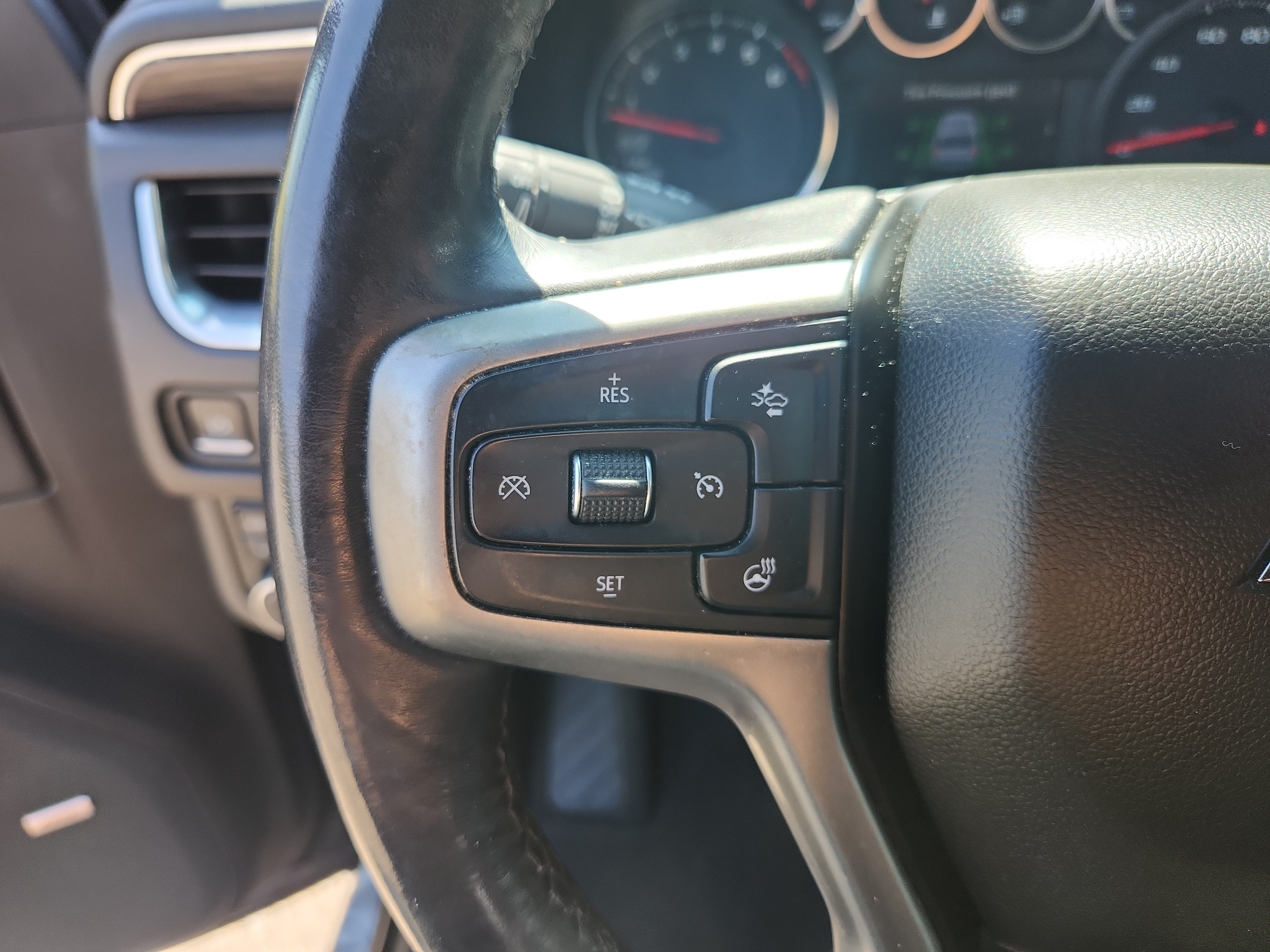 Used 2021 Chevrolet Suburban Z71 w/ Z71 Signature Package AWD/4WD image 27