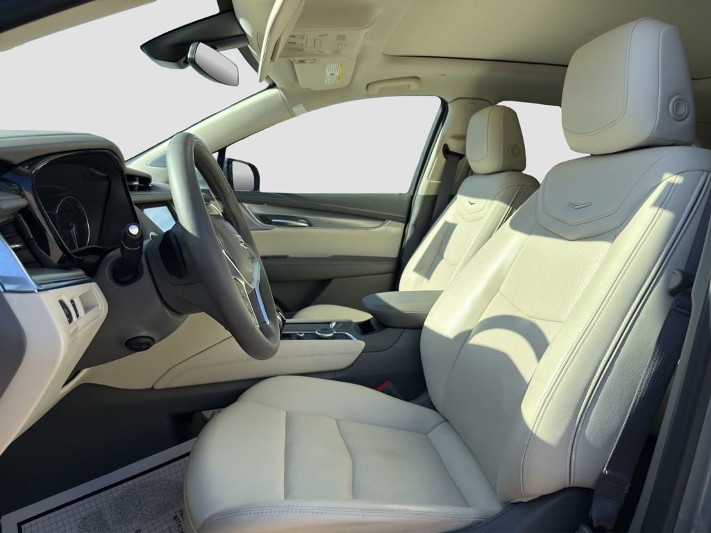 Used 2025 Cadillac XT5 Premium Luxury image 7