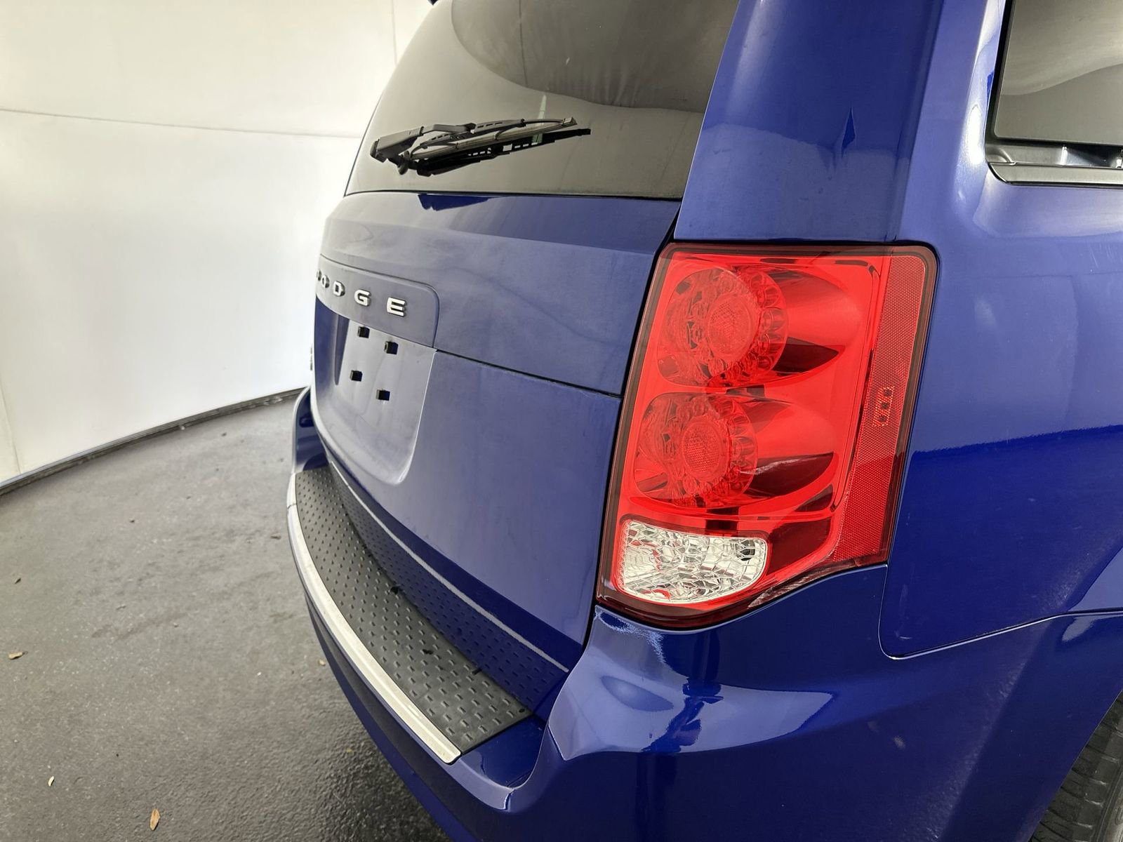 Used 2019 Dodge Grand Caravan SE image 30