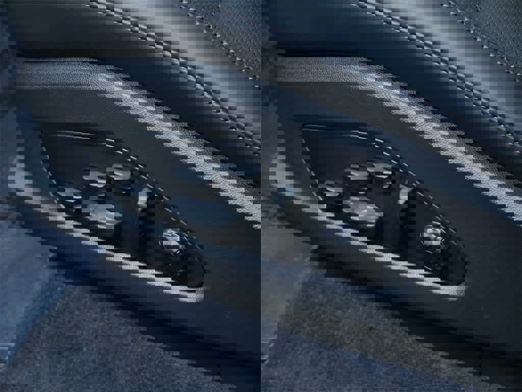 New 2025 Porsche Macan 4S Electric image 12