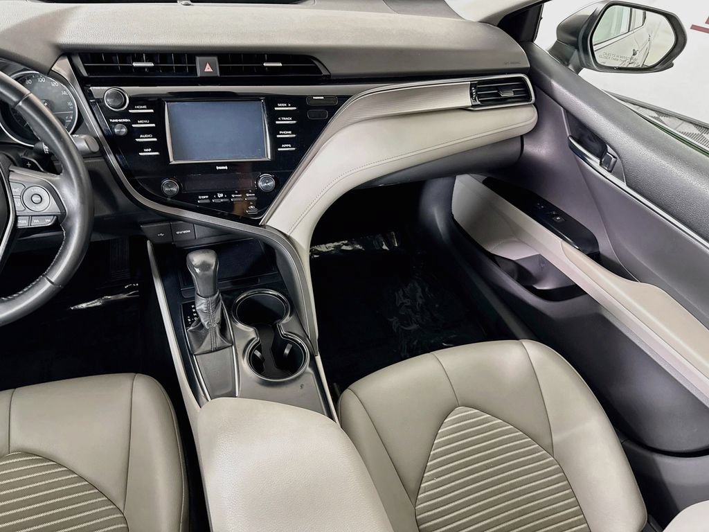 Used 2020 Toyota Camry SE FWD image 25