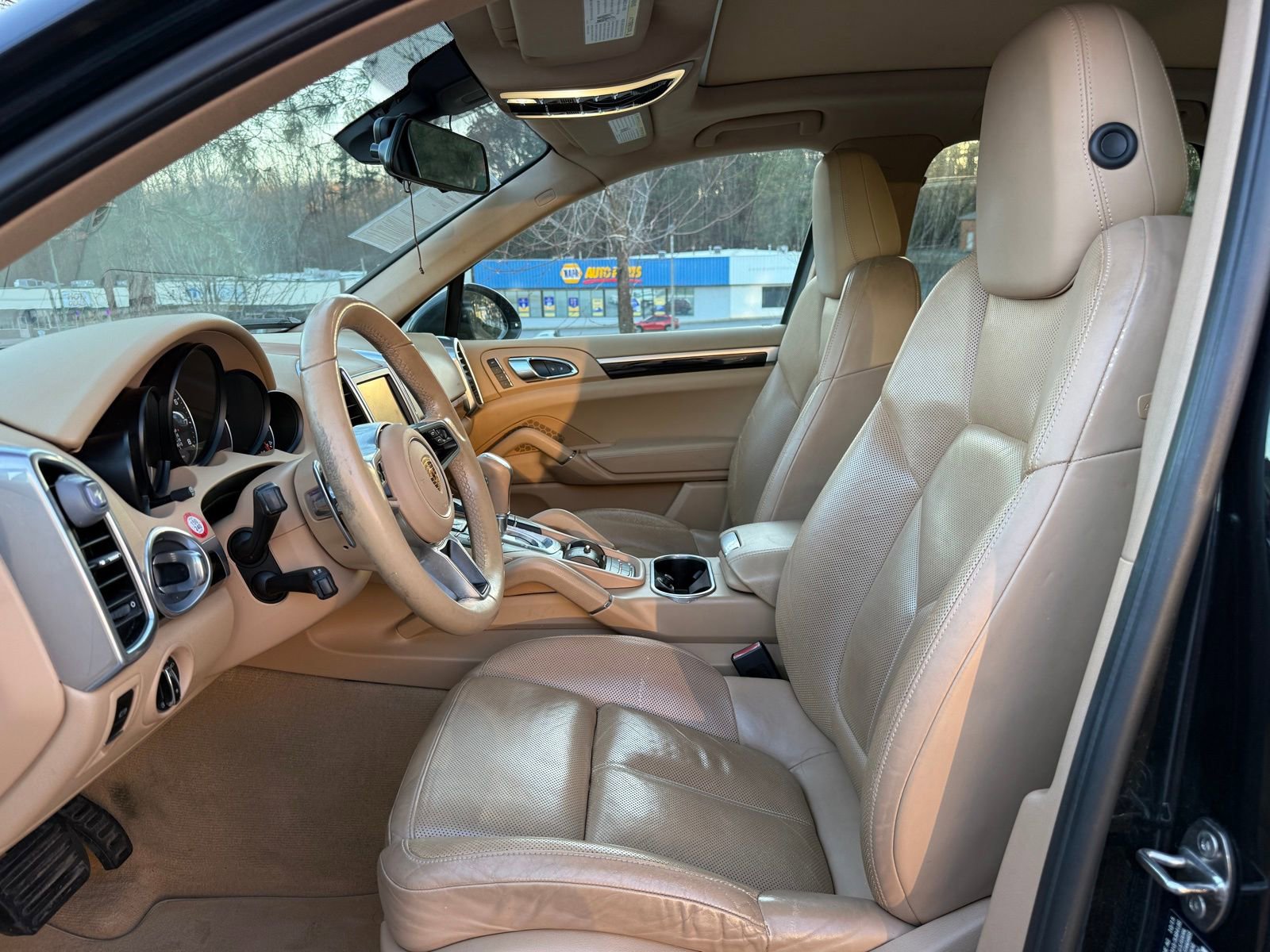 Used 2016 Porsche Cayenne image 33