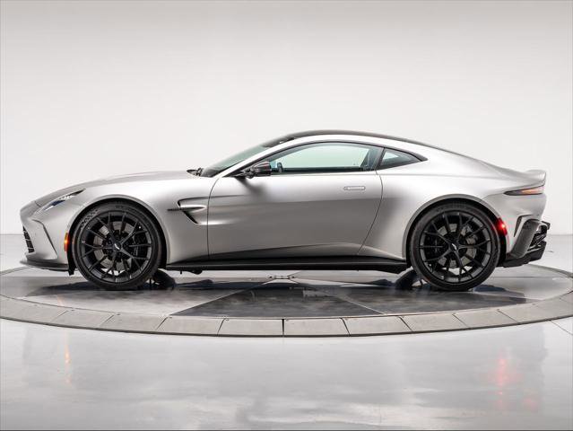 Used 2025 Aston Martin V8 Vantage Coupe image 12