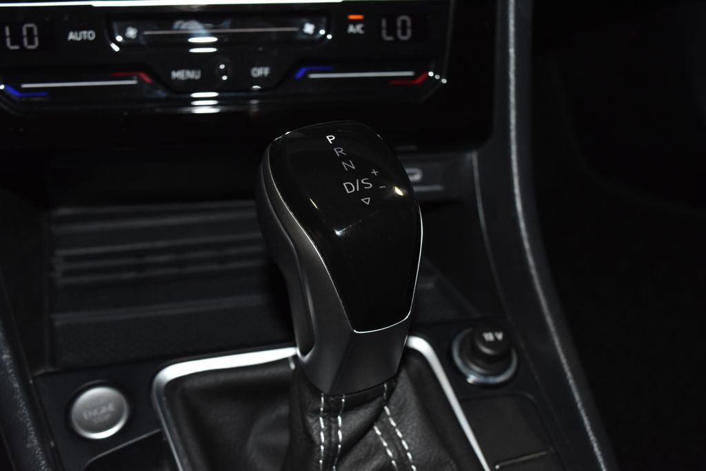 Used 2025 Volkswagen Jetta SE FWD image 18