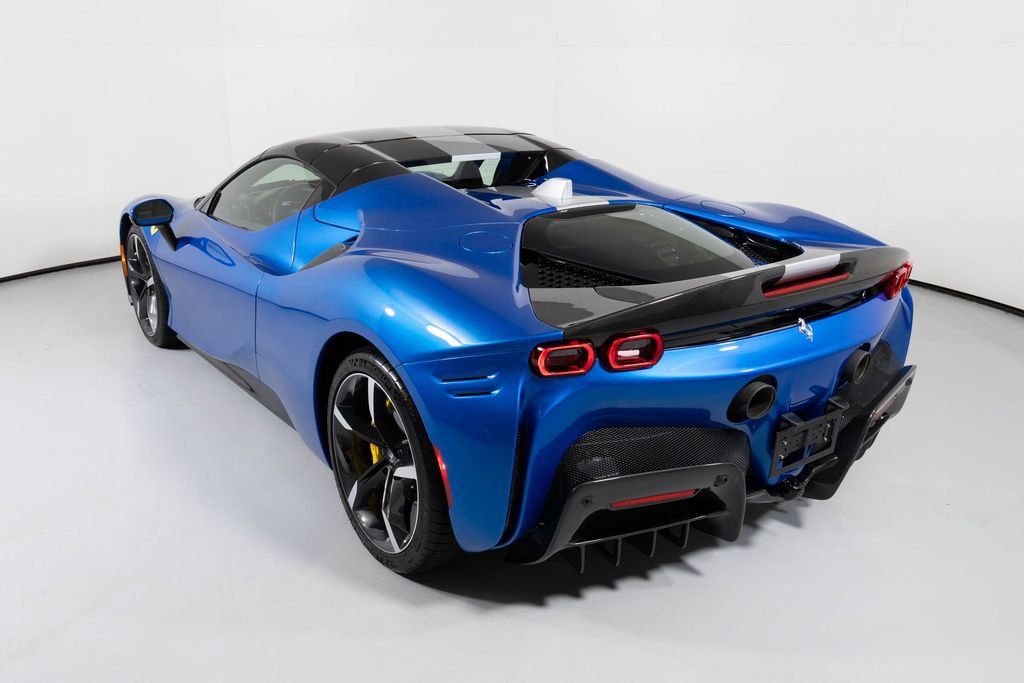 Used 2022 Ferrari SF90 Spider image 15