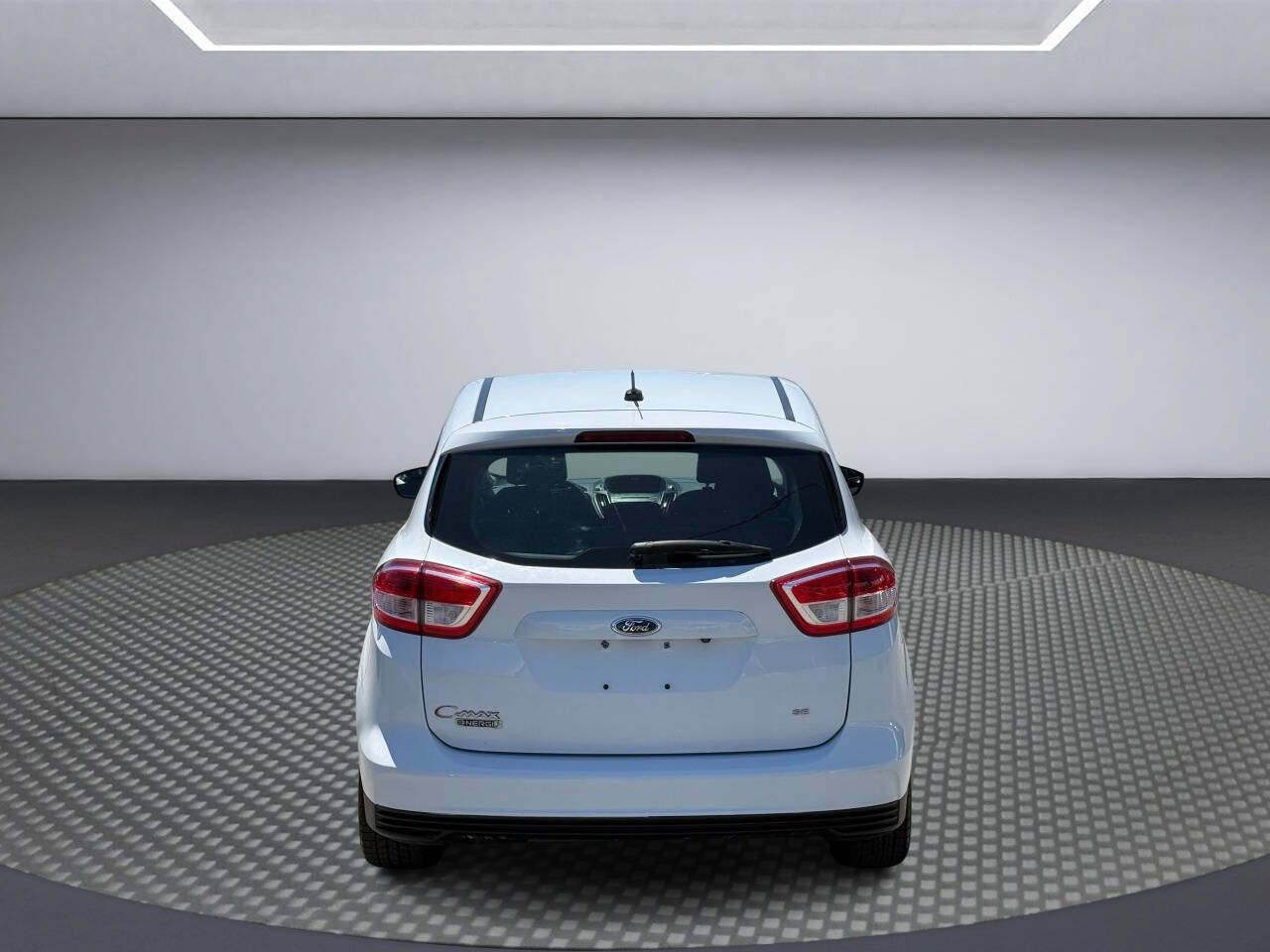 Used 2017 Ford C-MAX Energi SE w/ Interior Protection Package FWD image 6