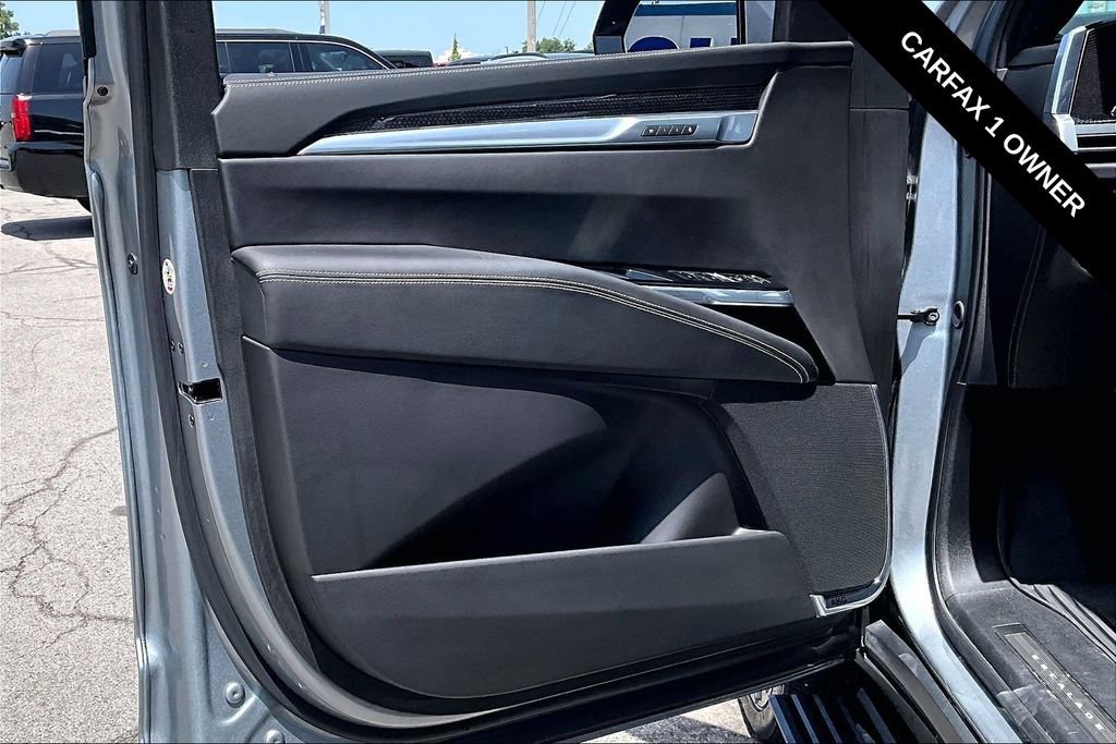 Used 2025 Cadillac Escalade V AWD/4WD image 21