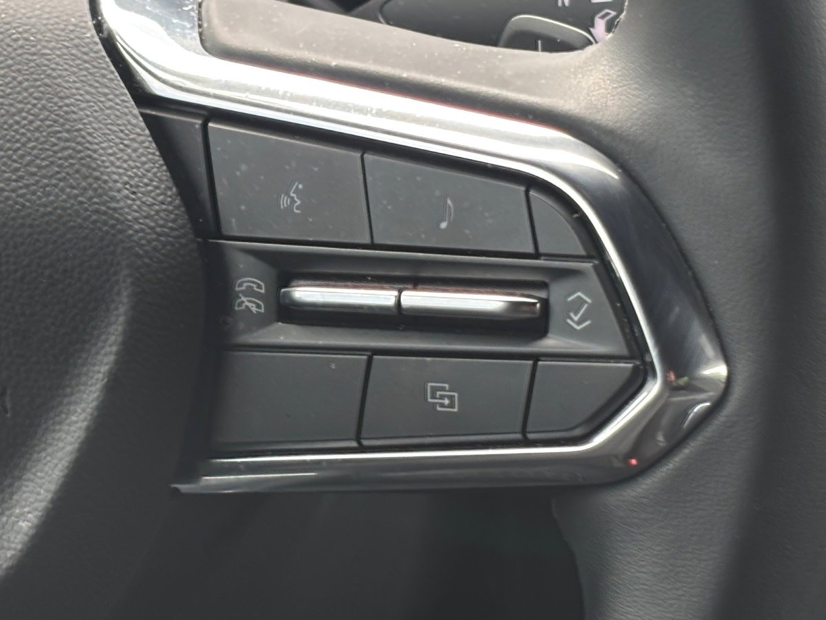 Used 2025 Chevrolet Tahoe LS RWD image 12