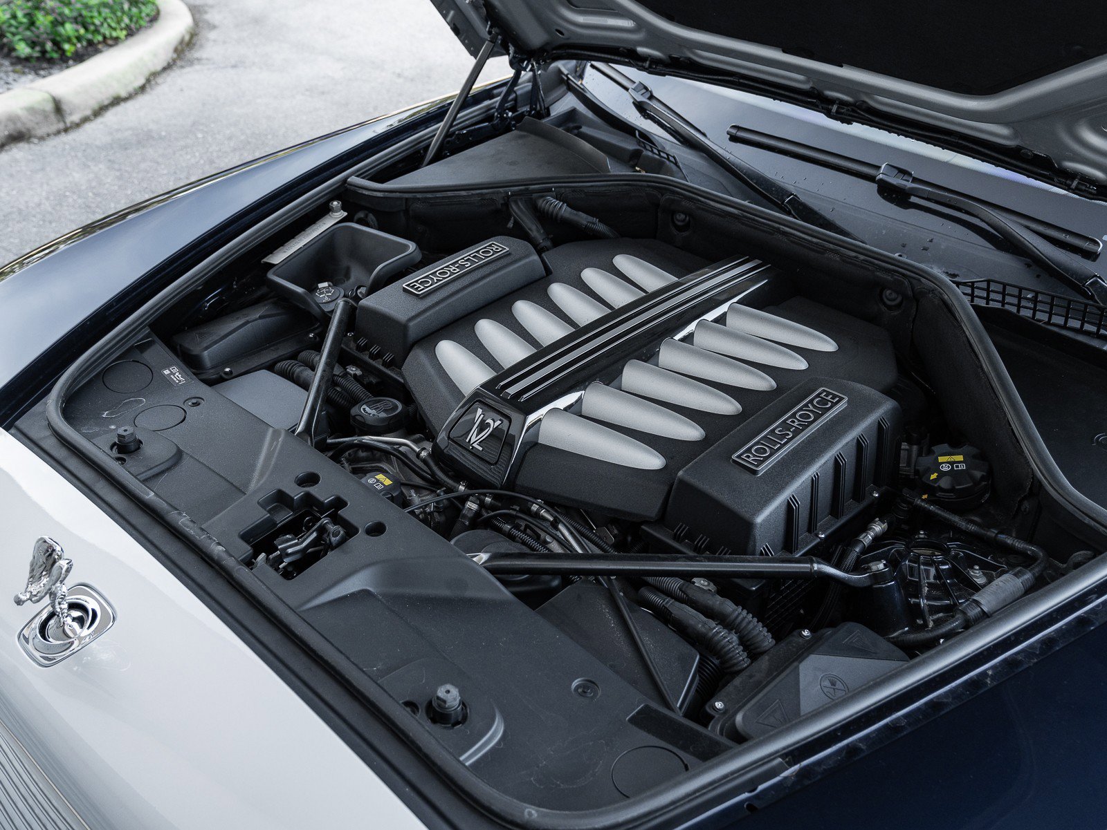 Used 2018 Rolls-Royce Dawn image 37