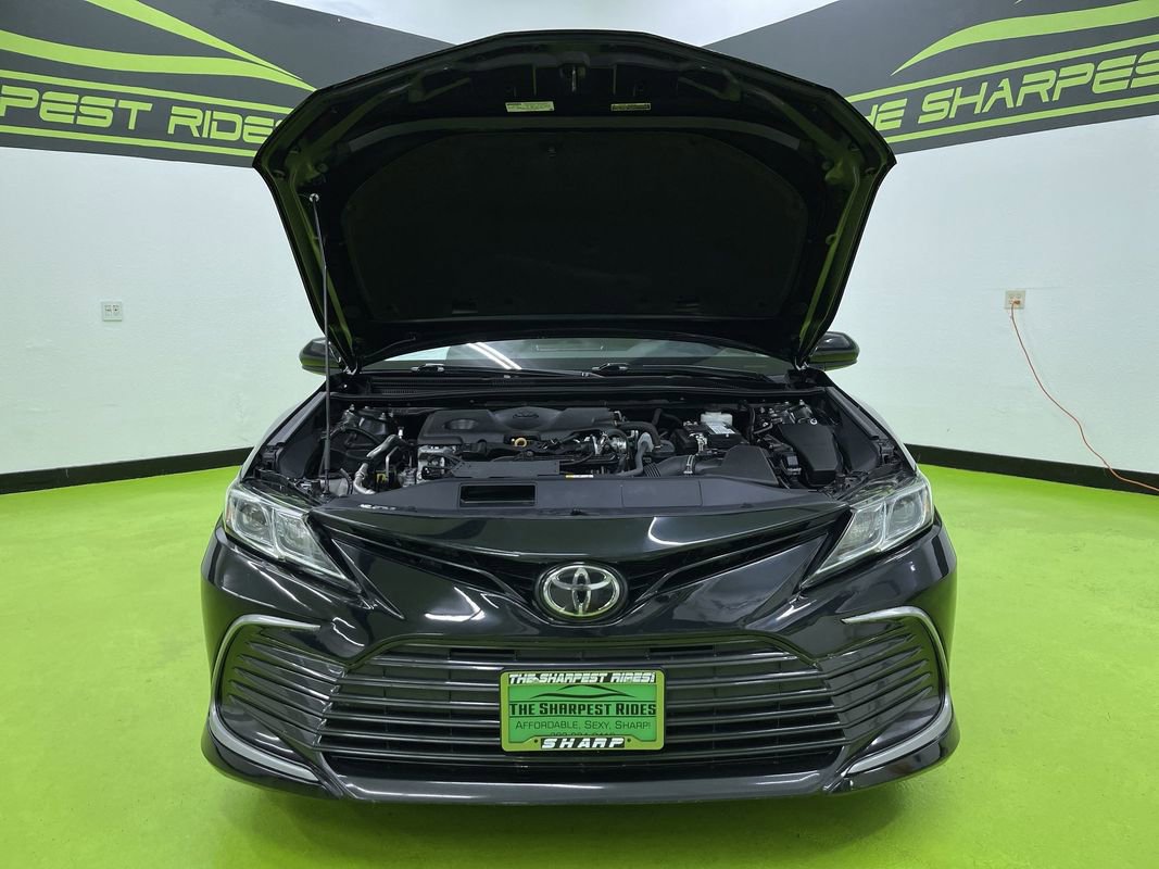 Used 2022 Toyota Camry LE image 4