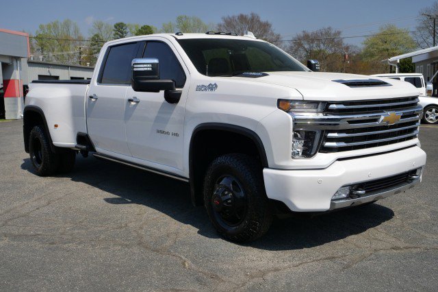 Used 2022 Chevrolet Silverado 3500 High Country w/ Technology Package image 4