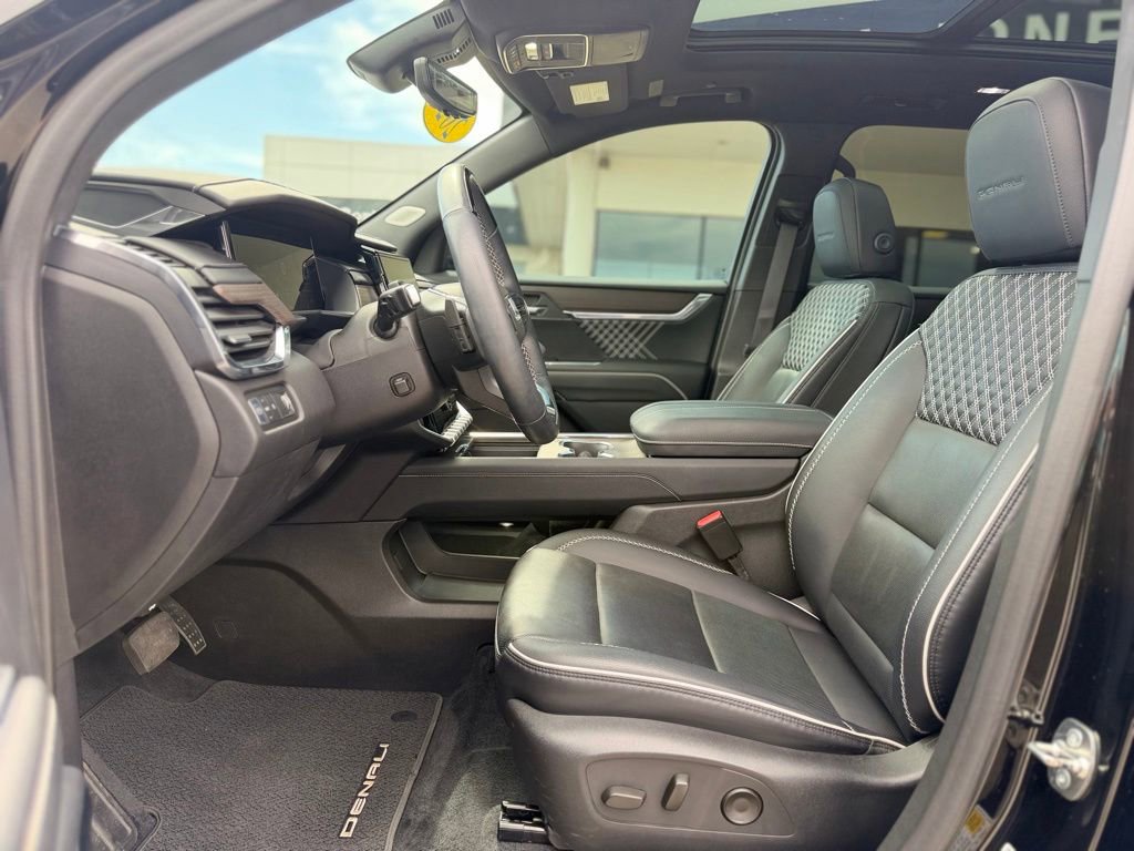 Used 2024 GMC Acadia Denali w/ Super Cruise Package FWD image 8