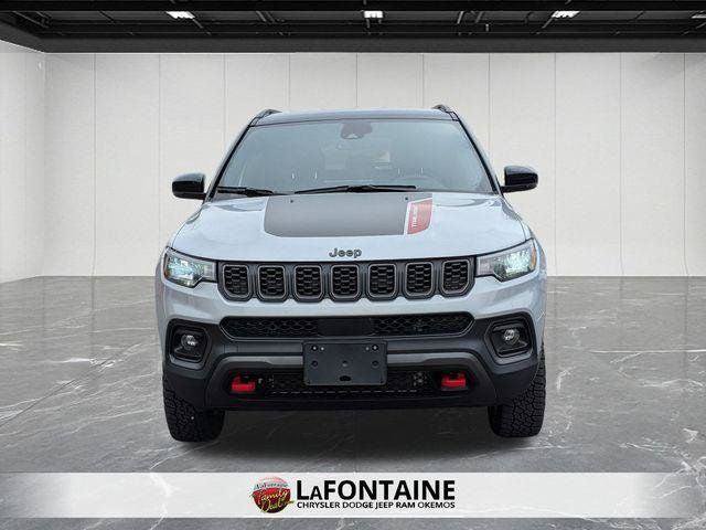 Certified 2025 Jeep Compass Trailhawk AWD/4WD image 8