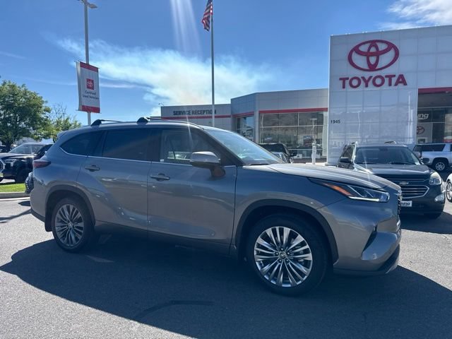 Used 2026 Toyota Highlander Platinum
