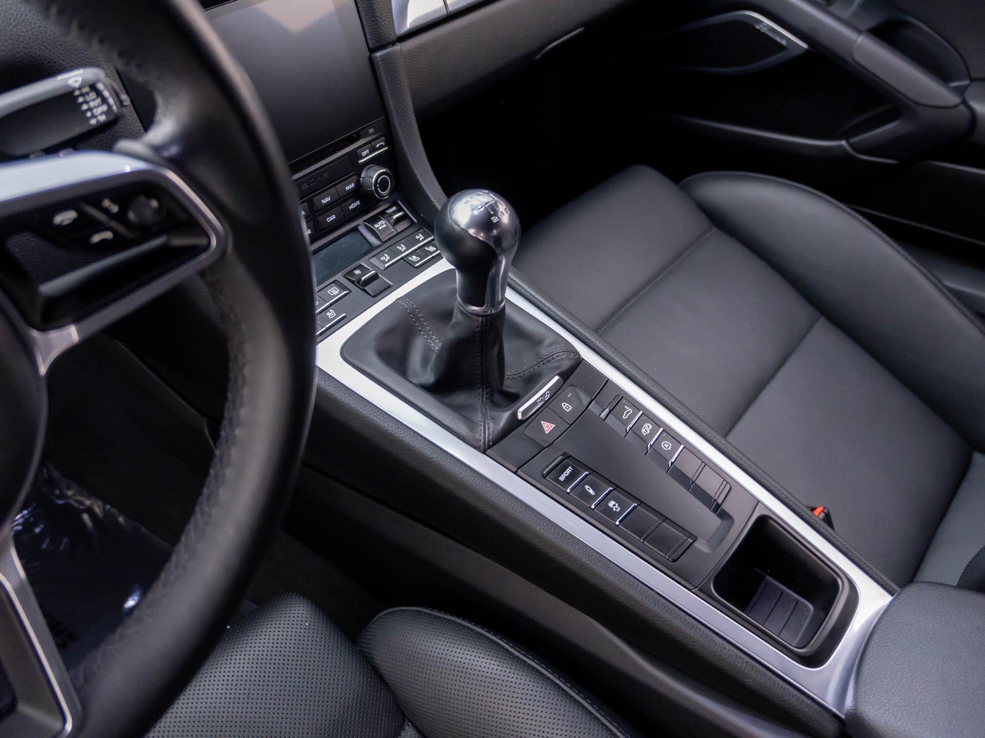 Used 2024 Porsche 718 Cayman RWD image 12