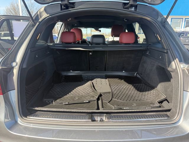 Used 2021 Mercedes-Benz GLC 300 4MATIC image 17
