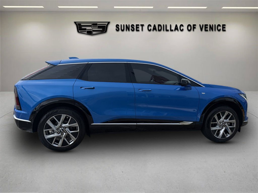 New 2026 Cadillac Optiq Luxury 1 RWD image 2