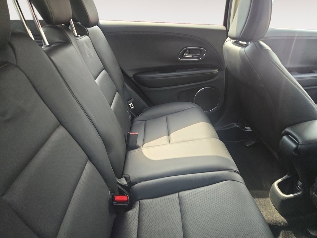 Used 2021 Honda HR-V Touring image 14