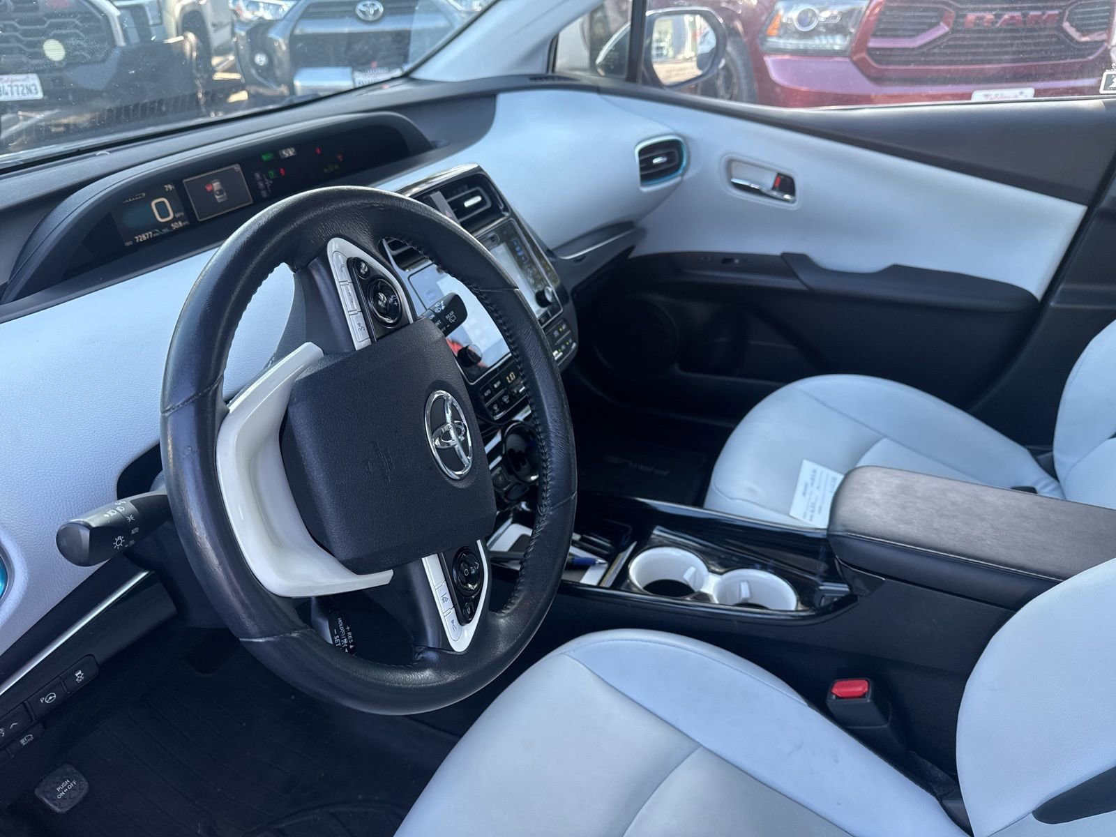 Used 2017 Toyota Prius Four w/ Premium Convenience Package FWD image 9