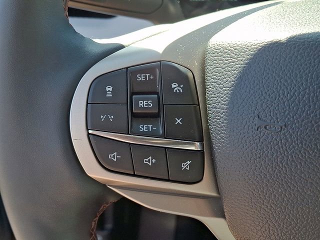 Used 2025 Ford Explorer Active w/ Active Comfort Package RWD image 16