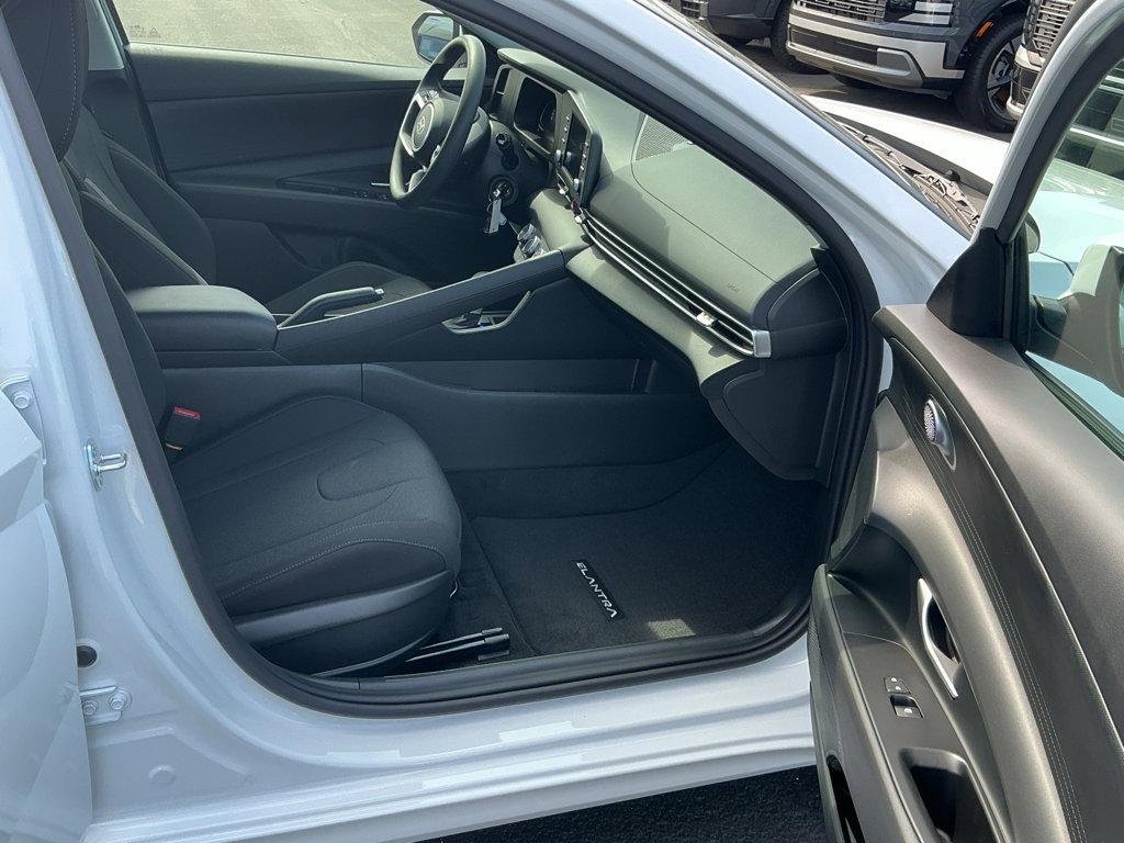 New 2026 Hyundai Elantra SE FWD image 9