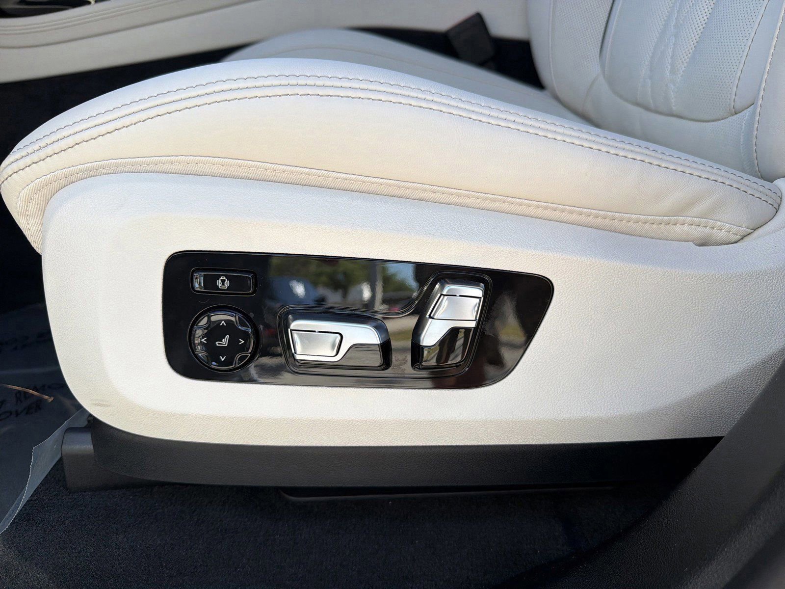 New 2027 BMW X7 xDrive40i AWD/4WD image 24