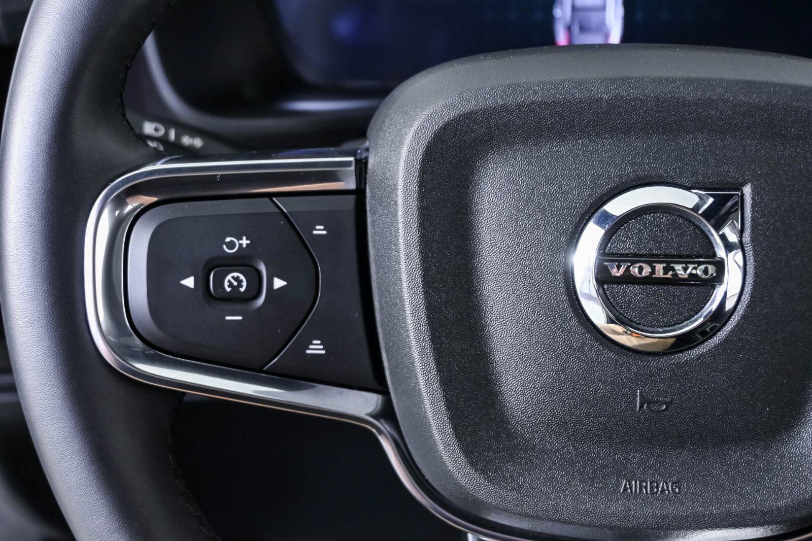 Certified 2024 Volvo C40 Recharge Ultimate AWD/4WD image 11